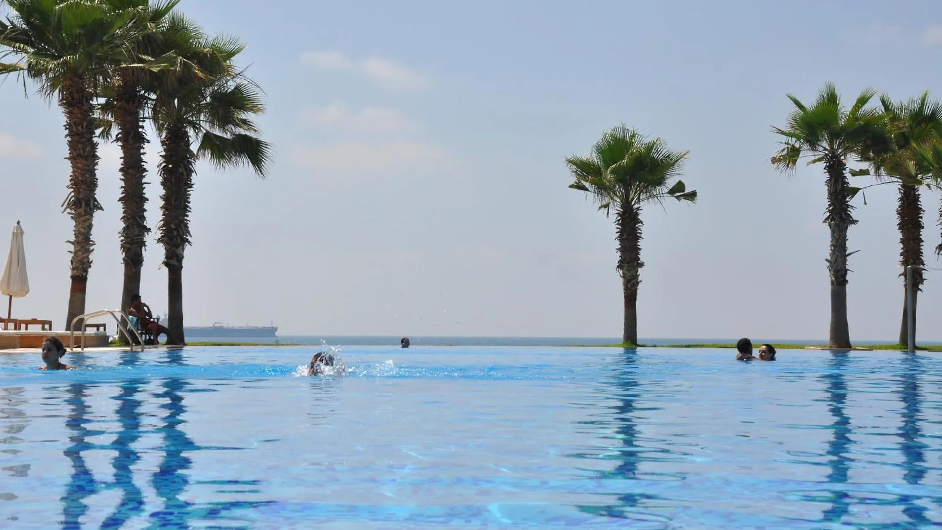 Pangea Beach Resort Jieh